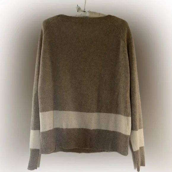 Cashmere Brown and Cream Pull Over Sweater. Size Large - Picture 2 of 4